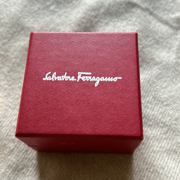 Salvatore Ferragamo Gancini buckle - Picture 4 of 4